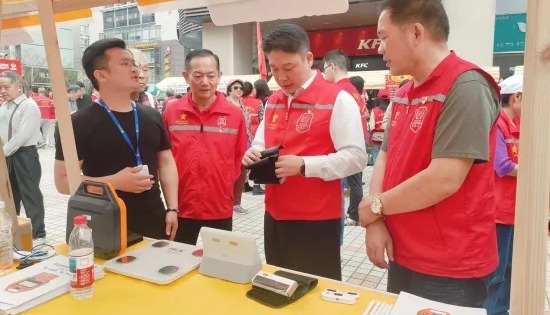 深圳公益行 | 乐普以科技赋能 传播雷锋精神温暖鹏城