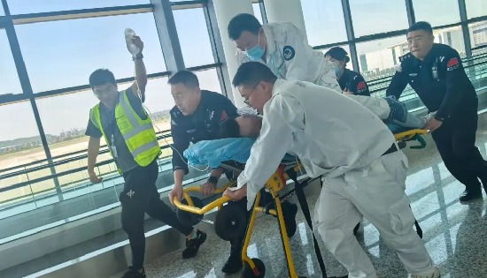 近期多位心脏骤停患者重获新生：“AED+心肺复苏” 托起生命希望